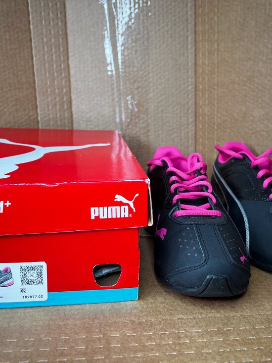 Puma Shoes - PUMA Tazon 6 FM Women’s Sneakers Size 8 Black Beetroot Purple VGC With Box